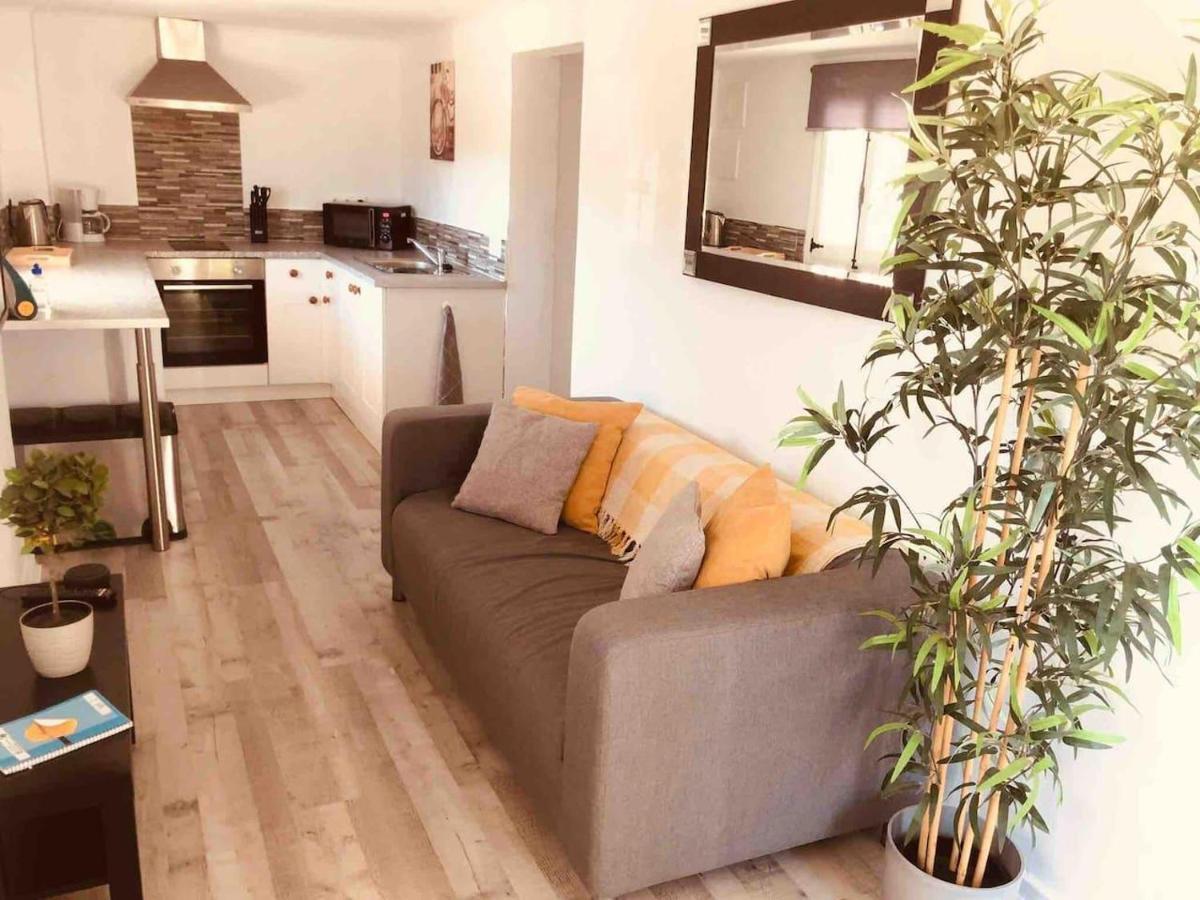 Lovely 2 Bed Apartment In Alcalali Exterior photo